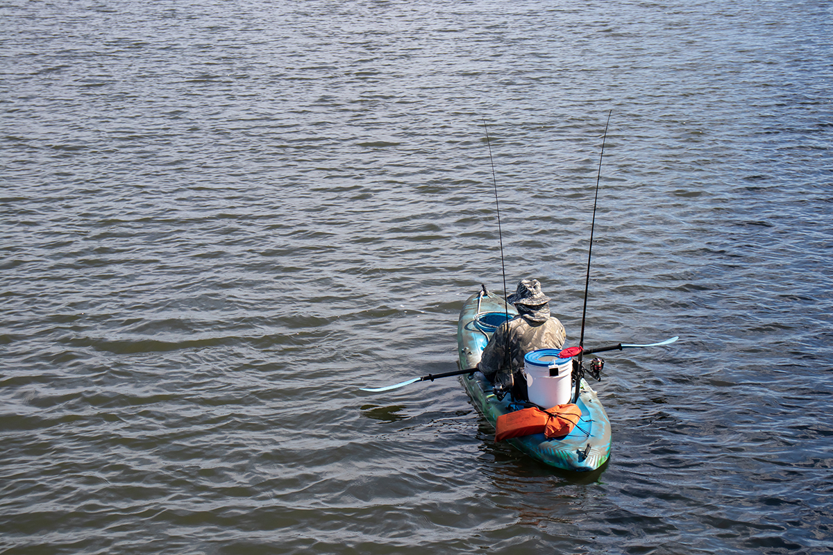 Lifetime Tamarack Angler 100 Fishing Kayak Review - marinegadgetry.com